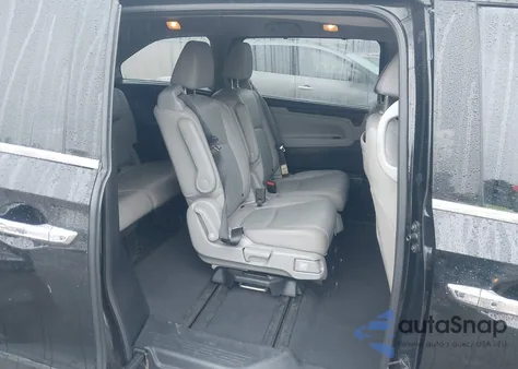 2018 Honda Odyssey Elite z USA, uszkodzony, nr VIN 5FNRL6H97JB092747